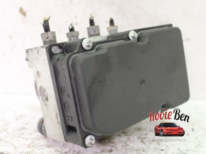 ABS Pomp van een Fiat Grande Punto (199) 1.2 2008