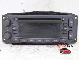 Gebruikte Radio CD Speler Chrysler Voyager/Grand Voyager (RG) 2.8 CRD 16V Autom. Prijs € 100,00 Margeregeling aangeboden door Rooie Ben autodemontage