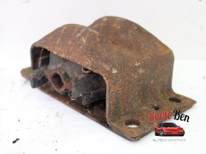 Gebruikte Motorsteun Chevrolet Chevy/Sportsvan G20 Standard Cargo 6.5 V8 Turbo Diesel EGR . Prijs € 25,00 Margeregeling aangeboden door Rooie Ben autodemontage