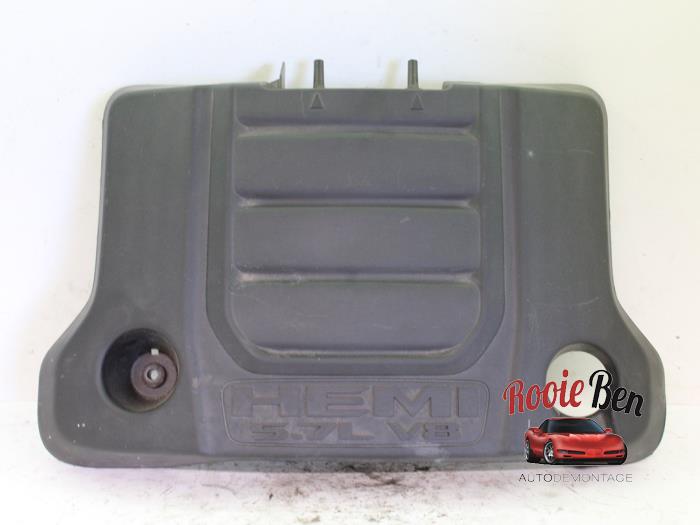 Gebruikte Afdekplaat motor Dodge 1500 Crew Cab (DS) 5.7 Hemi V8 4x4 Prijs € 50,00 Margeregeling aangeboden door Rooie Ben autodemontage