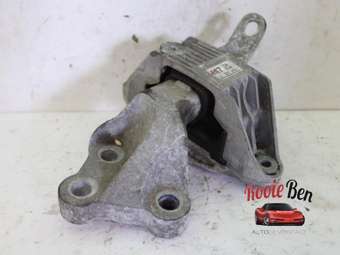 Gebruikte Motorrubber Chevrolet Orlando (YYM/YYW) 1.8 16V VVT Bifuel Prijs € 20,00 Margeregeling aangeboden door Rooie Ben autodemontage