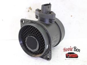 Gebruikte Luchtmassameter Cadillac SRX 3.6 V6 24V AWD Prijs op aanvraag aangeboden door Rooie Ben autodemontage