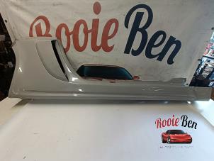 Gebruikte Sideskirt rechts Porsche 718 Cayman (982) 4.0 GT4 Prijs op aanvraag aangeboden door Rooie Ben autodemontage