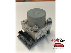 Gebruikte ABS Pomp Peugeot 107 1.0 12V Prijs € 25,00 Margeregeling aangeboden door Rooie Ben autodemontage