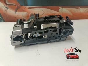 Gebruikte Handgreep Porsche 718 Cayman (982) 4.0 GT4 Prijs op aanvraag aangeboden door Rooie Ben autodemontage