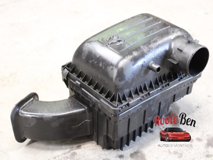 Gebruikte Luchtfilterhuis Dodge Ram 1500 (DR/DH/D1/DC/DM) 5.7 V8 Hemi 1500 4x4 Prijs € 100,00 Margeregeling aangeboden door Rooie Ben autodemontage
