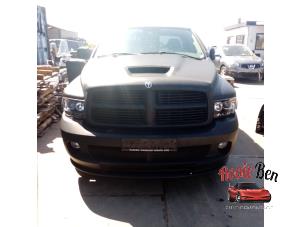 Gebruikte Rechter Koplamp Dodge Ram 3500 Standard Cab (DR/DH/D1/DC/DM) 5.7 V8 Hemi 1500 4x4 Extended Crew Cab Prijs op aanvraag aangeboden door Rooie Ben autodemontage