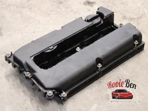 Gebruikte Kleppendeksel Chevrolet Orlando (YYM/YYW) 1.8 16V VVT Bifuel Prijs € 25,00 Margeregeling aangeboden door Rooie Ben autodemontage