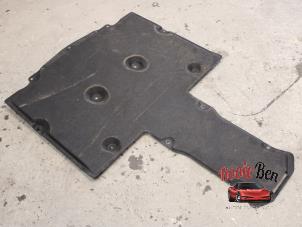 Gebruikte Bodem beschermplaat Porsche 718 Cayman (982) 4.0 GT4 Prijs op aanvraag aangeboden door Rooie Ben autodemontage