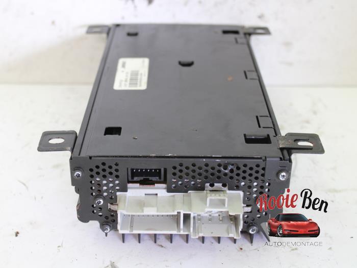 Radio versterker van een Cadillac Seville (K-body) 4.6 SLS/North Star V8 32V 1999