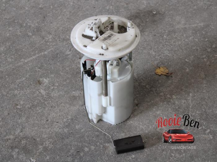 Gebruikte Tank element Pomp Opel Corsa D 1.2 16V ecoFLEX Bi-Fuel Prijs € 20,00 Margeregeling aangeboden door Rooie Ben autodemontage