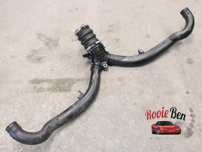 Gebruikte Intercooler Buis Porsche Macan (95B) 3.6 V6 24V Turbo Prijs € 300,00 Margeregeling aangeboden door Rooie Ben autodemontage