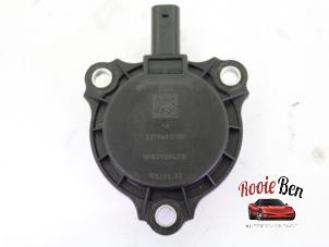 Gebruikte Nokkenas Sensor Mercedes A (W176) 1.6 A-160 16V Prijs op aanvraag aangeboden door Rooie Ben autodemontage