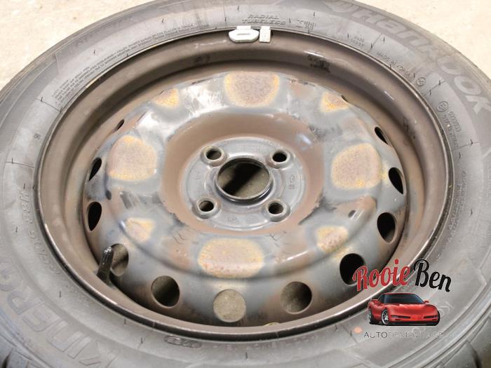 Velgen set + banden van een Hyundai i20 (GBB) 1.0 T-GDI 100 12V 2019