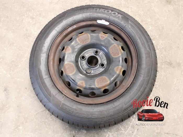 Velgen set + banden van een Hyundai i20 (GBB) 1.0 T-GDI 100 12V 2019