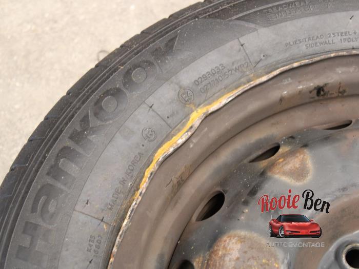 Velgen set + banden van een Hyundai i20 (GBB) 1.0 T-GDI 100 12V 2019