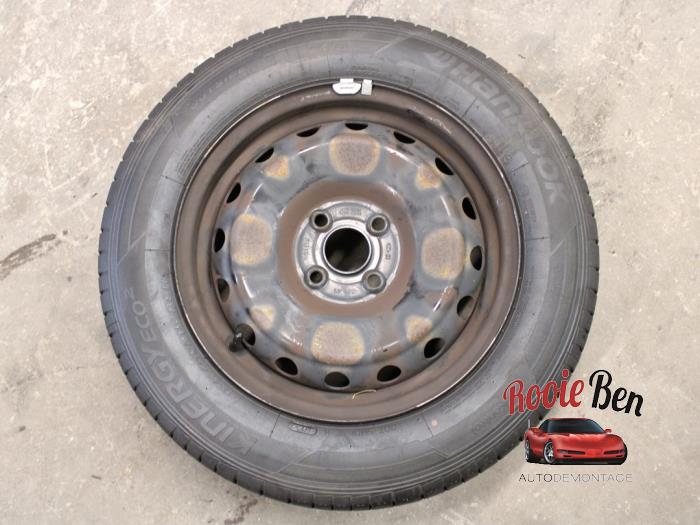 Velgen set + banden van een Hyundai i20 (GBB) 1.0 T-GDI 100 12V 2019