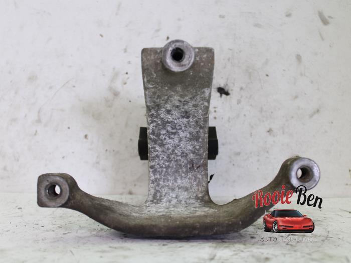 Motorsteun van een Chrysler Sebring (JR) 2.0 16V 2001