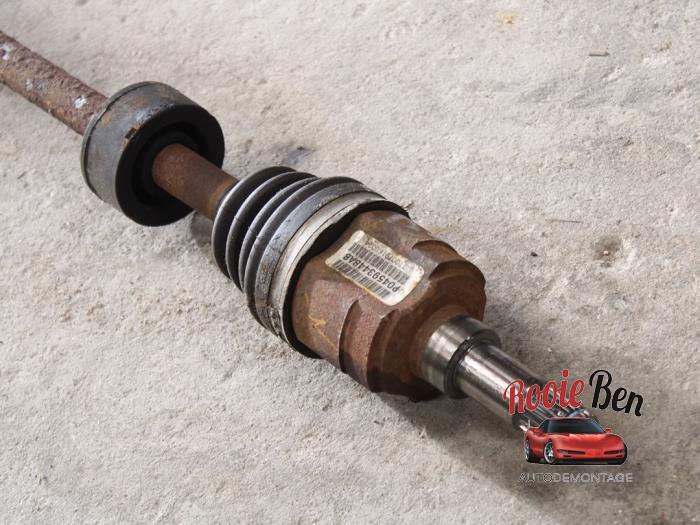 Aandrijfas rechts-voor van een Chrysler Sebring (JR) 2.0 16V 2001
