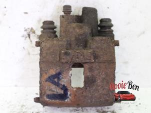 Gebruikte Remklauw (Tang) links-achter Chrysler Sebring (JR) 2.0 16V Prijs € 50,00 Margeregeling aangeboden door Rooie Ben autodemontage