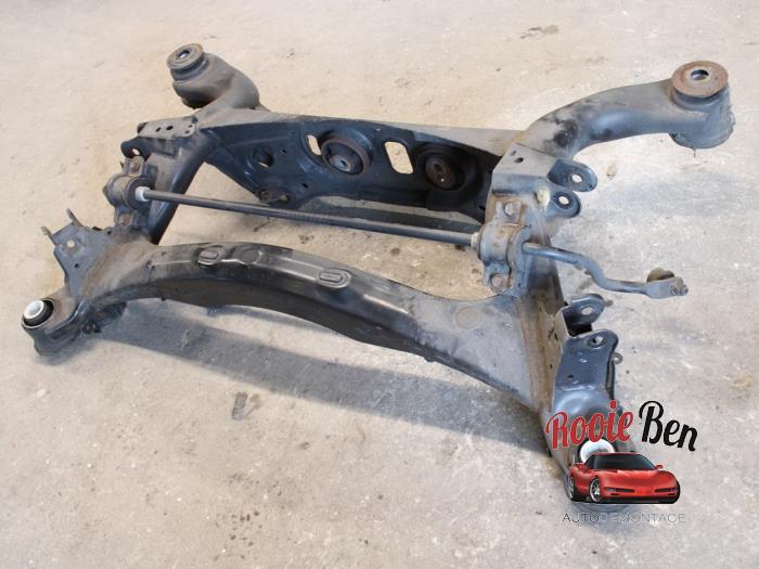 Gebruikte Subframe Lexus IS (E3) 300h 2.5 16V Prijs op aanvraag aangeboden door Rooie Ben autodemontage