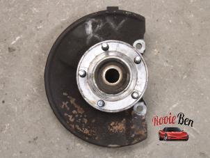 Gebruikte Fusee rechts-voor Dodge Caliber 2.0 16V Prijs € 50,00 Margeregeling aangeboden door Rooie Ben autodemontage