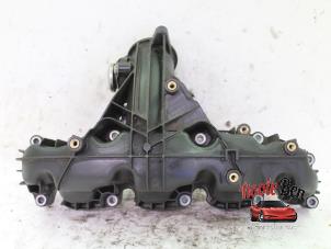 Gebruikte Inlaatspruitstuk Volkswagen Passat (362) 2.0 TDI 16V 140 Prijs € 25,00 Margeregeling aangeboden door Rooie Ben autodemontage