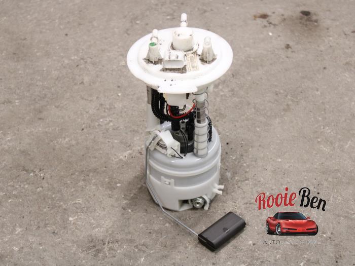 Gebruikte Tank element Pomp Nissan Note (E12) 1.2 68 Prijs € 50,00 Margeregeling aangeboden door Rooie Ben autodemontage