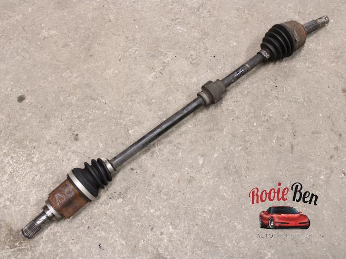 Gebruikte Steekas rechts-voor Nissan Note (E12) 1.2 68 Prijs € 50,00 Margeregeling aangeboden door Rooie Ben autodemontage