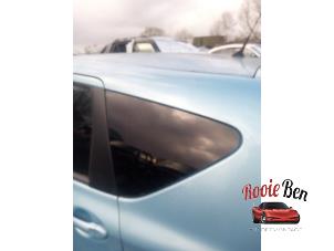 Gebruikte Ruit Extra 4Deurs links-achter Nissan Note (E12) 1.2 68 Prijs op aanvraag aangeboden door Rooie Ben autodemontage