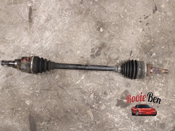 Gebruikte Steekas links-voor Nissan Pixo (D31S) 1.0 12V Prijs € 50,00 Margeregeling aangeboden door Rooie Ben autodemontage