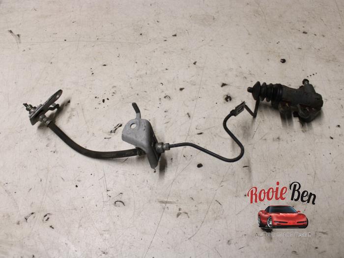 Gebruikte Koppeling Hulp Cilinder Toyota Yaris II (P9) 1.0 12V VVT-i Prijs € 20,00 Margeregeling aangeboden door Rooie Ben autodemontage