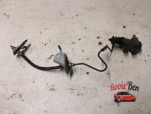 Gebruikte Koppeling Hulp Cilinder Toyota Yaris II (P9) 1.0 12V VVT-i Prijs op aanvraag aangeboden door Rooie Ben autodemontage