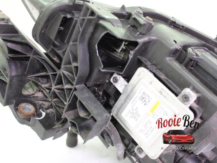 Koplamp rechts van een Audi A5 Cabrio (8F7) 3.0 TDI V6 24V Quattro 2014