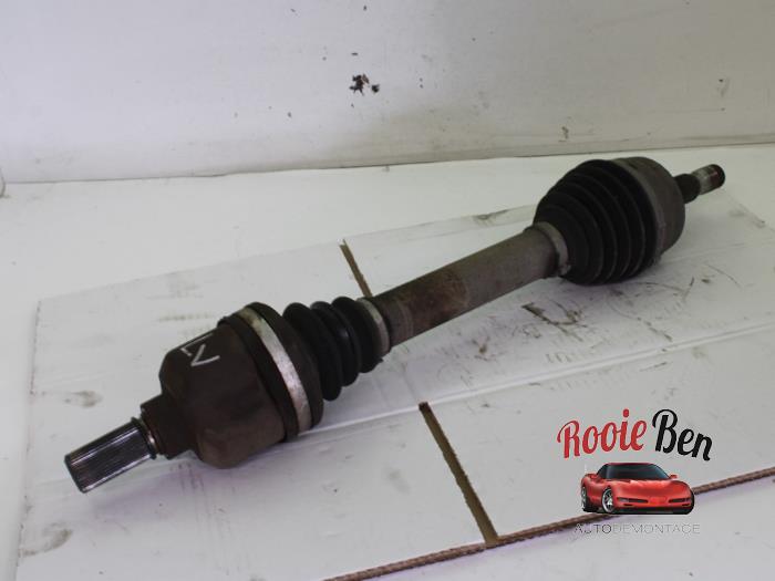 Gebruikte Steekas links-voor Peugeot 307 SW (3H) 2.0 HDi 135 16V FAP Prijs € 30,00 Margeregeling aangeboden door Rooie Ben autodemontage