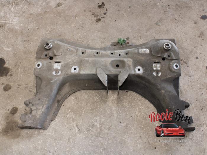 Gebruikte Subframe Renault Clio IV Estate/Grandtour (7R) 0.9 Energy TCE 90 12V Prijs € 50,00 Margeregeling aangeboden door Rooie Ben autodemontage