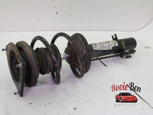 Gebruikte Mac Phersonpoot rechts-voor BMW Mini One/Cooper (R50) 1.6 16V One Prijs € 25,00 Margeregeling aangeboden door Rooie Ben autodemontage