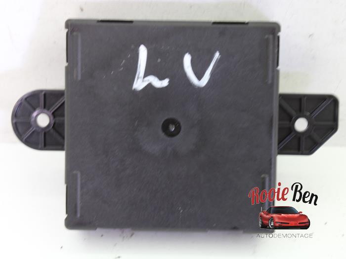 Gebruikte Module Centrale Deurvergrendeling Dodge 1500 Crew Cab (DS) 5.7 Hemi V8 4x4 Prijs op aanvraag aangeboden door Rooie Ben autodemontage