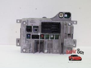 Gebruikte Radio module Dodge 1500 Crew Cab (DS) 5.7 Hemi V8 4x4 Prijs op aanvraag aangeboden door Rooie Ben autodemontage