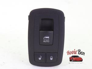 Gebruikte Elektrisch Raam Schakelaar Dodge 1500 Crew Cab (DS) 5.7 Hemi V8 4x4 Prijs € 20,00 Margeregeling aangeboden door Rooie Ben autodemontage