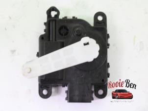 Gebruikte Kachelklep Motor Dodge 1500 Crew Cab (DS) 5.7 Hemi V8 4x4 Prijs € 50,00 Margeregeling aangeboden door Rooie Ben autodemontage