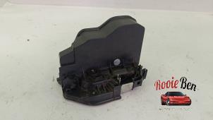 Gebruikte Slotmechaniek Portier 4Deurs rechts-voor BMW 1 serie (F20) 118i 1.5 TwinPower 12V Prijs € 15,00 Margeregeling aangeboden door Rooie Ben autodemontage