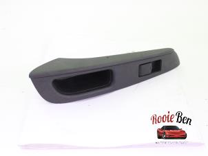 Gebruikte Raam schakelaar elektrisch Nissan Note (E12) 1.2 68 Prijs op aanvraag aangeboden door Rooie Ben autodemontage