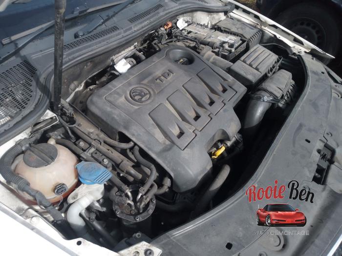 Gebruikte Motor Skoda Superb (3TAA) 2.0 TDI 16V Prijs € 1.500,00 Margeregeling aangeboden door Rooie Ben autodemontage