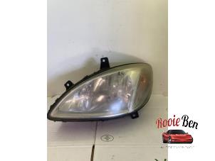 Gebruikte Koplamp links Mercedes Vito (639.6) 2.2 109 CDI 16V Prijs € 25,00 Margeregeling aangeboden door Rooie Ben autodemontage