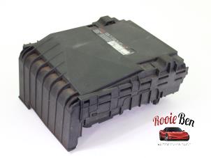 Gebruikte Zekeringkast Volkswagen Passat Variant (3C5) 2.0 TFSI/TSI 16V Prijs € 25,00 Margeregeling aangeboden door Rooie Ben autodemontage