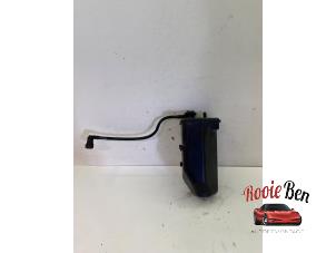 Gebruikte Koolstoffilter Seat Leon (1P1) 1.2 TSI Prijs € 50,00 Margeregeling aangeboden door Rooie Ben autodemontage