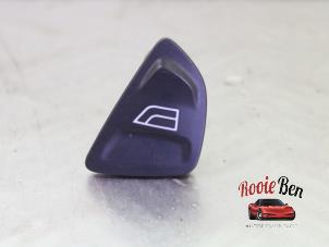 Gebruikte Ruit schakelaar elektrisch Ford Ka II 1.2 Prijs € 10,00 Margeregeling aangeboden door Rooie Ben autodemontage
