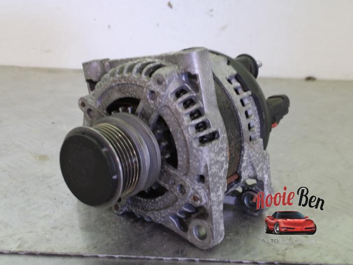 Gebruikte Alternator Chrysler Voyager/Grand Voyager (RG/RS) 2.8 CRD 16V Autom. Prijs € 40,00 Margeregeling aangeboden door Rooie Ben autodemontage