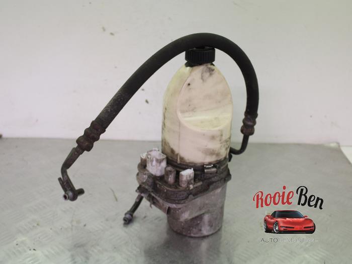 Gebruikte Pomp Servo Cadillac BLS Wagon 1.9 TiD 16V 180 Prijs € 75,00 Margeregeling aangeboden door Rooie Ben autodemontage